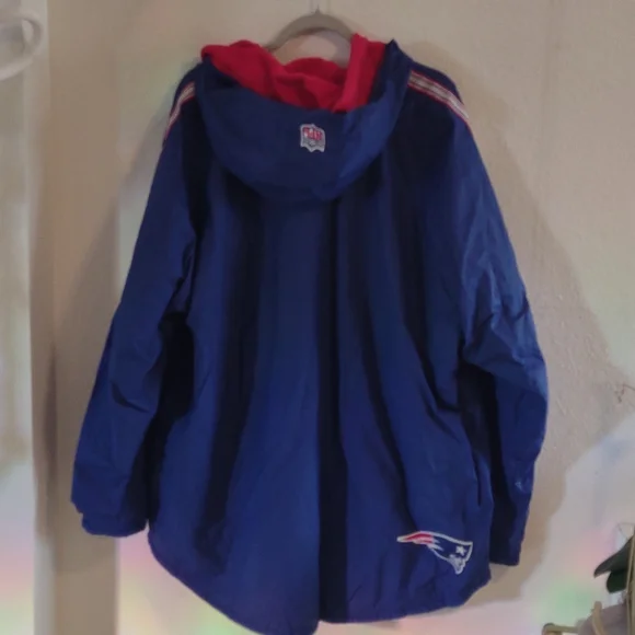Vintage Patriots NFL brand windbreaker - Picture 8 of 8